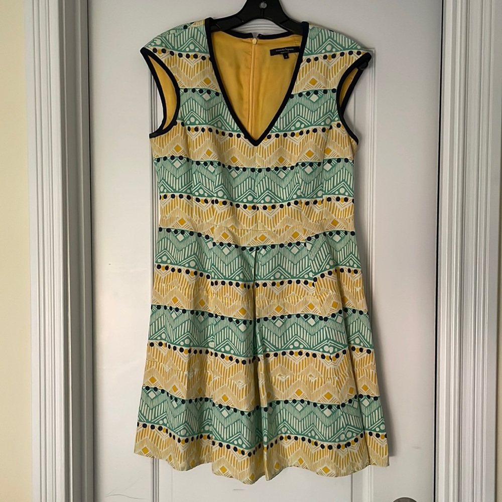 Nanette Lepore Dtess, size 8, silk/linen, fully lined, hidden zipper, navy trim